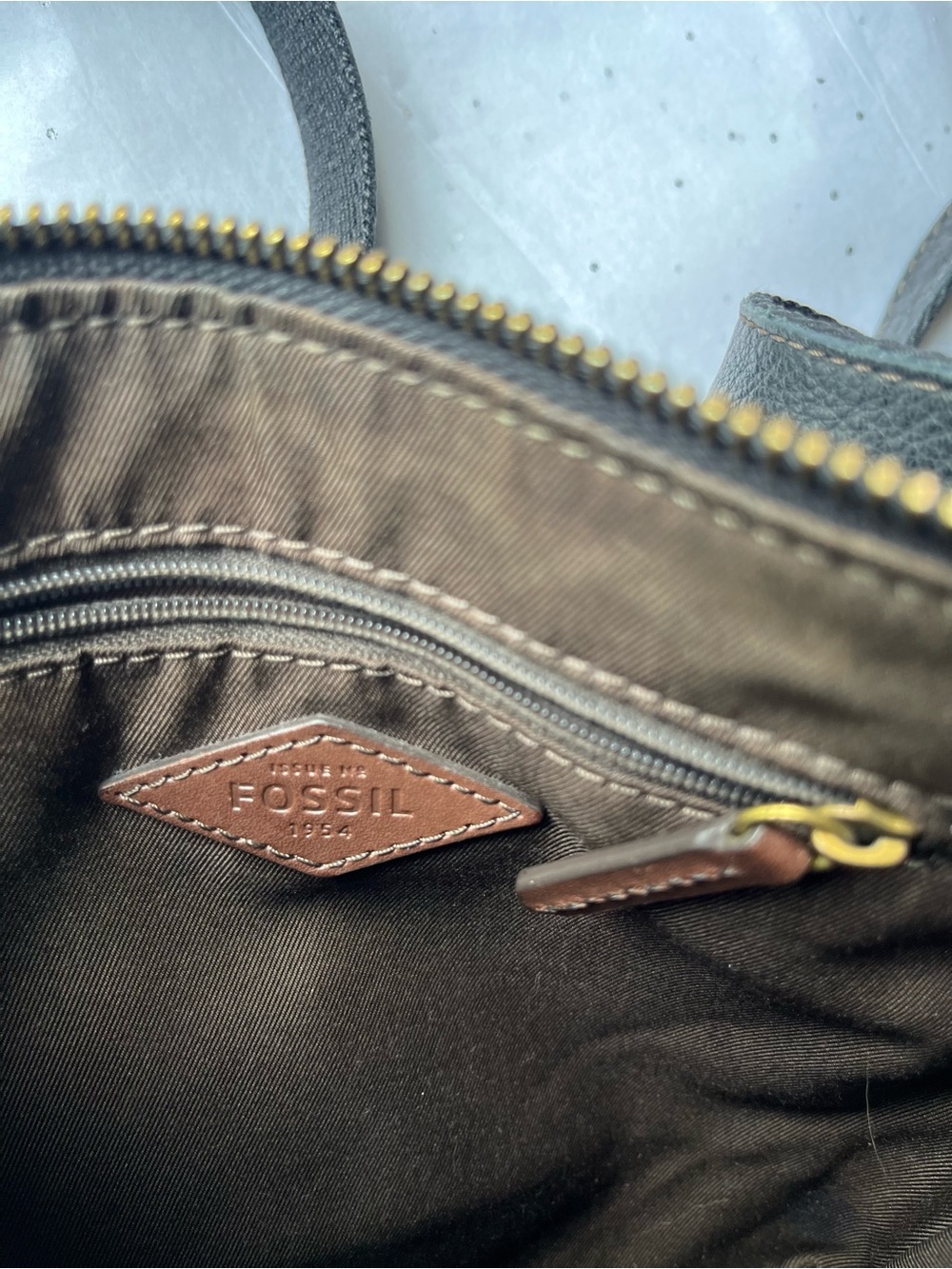 Fossil dark green Leather Crossbody Bag with Front Zip Pocket - Picture 7 of 7